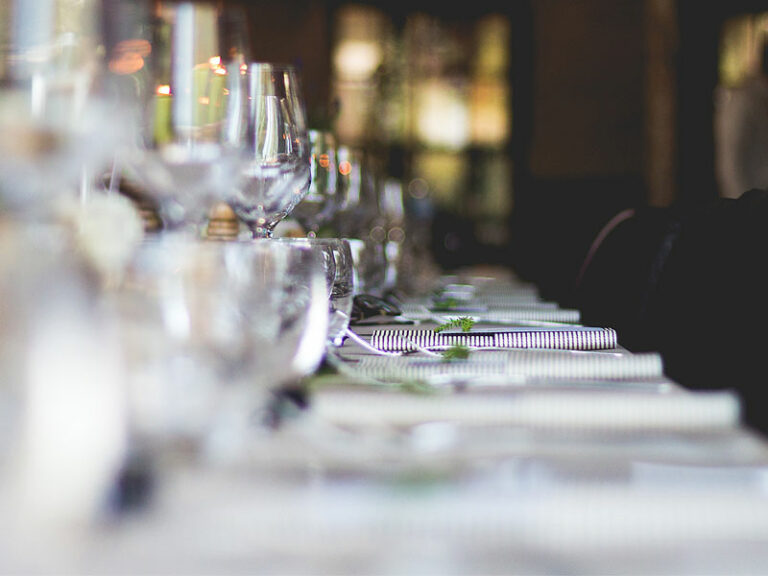 10 best ways to balance elegance and functionality in plate and cutlery