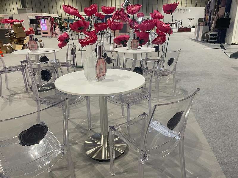 Exhibition furniture hire_ Best tables & chairs for trade shows
