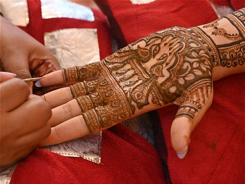 How much does it cost to hire a wedding tattoo artist in the UK