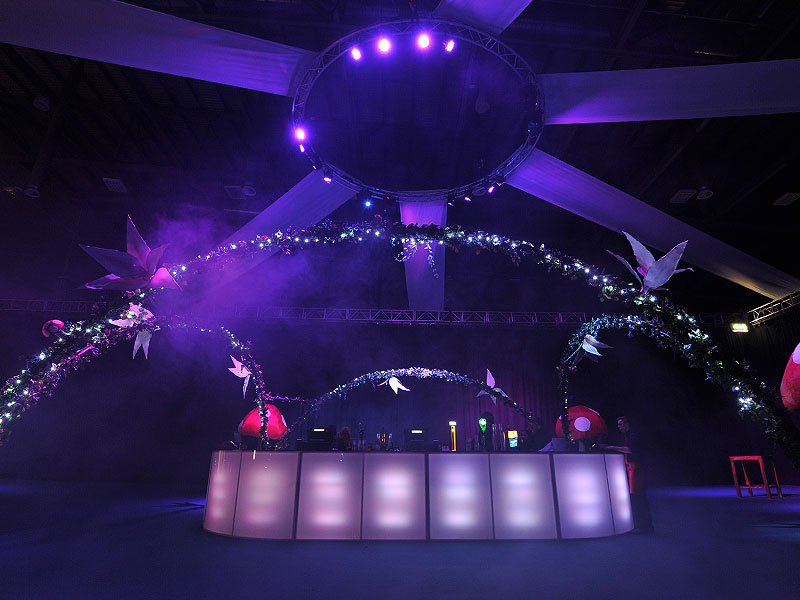 Designing the event watering hole: Traditional vs LED mobile bar setups