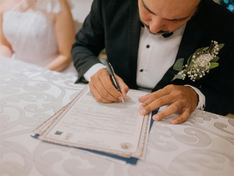 Can you hire witnesses for a wedding? - Yes, £75 per witness